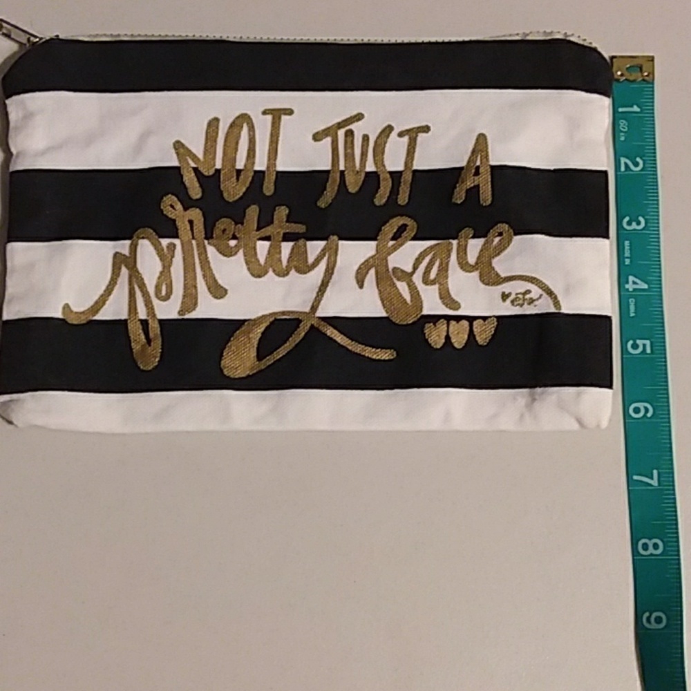 Unbranded Black & White Striped Makeup Bag - Picture 4 of 4